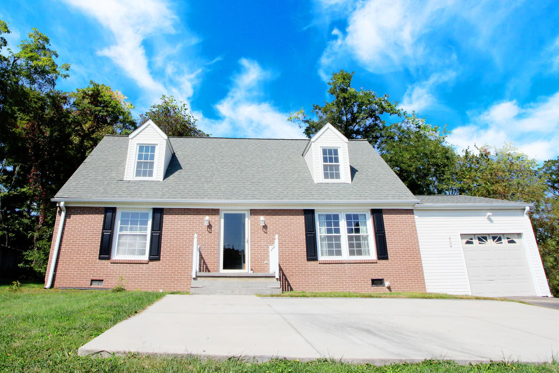 285 Mulberry Drive, Christiansburg, VA, photo 1 of 37