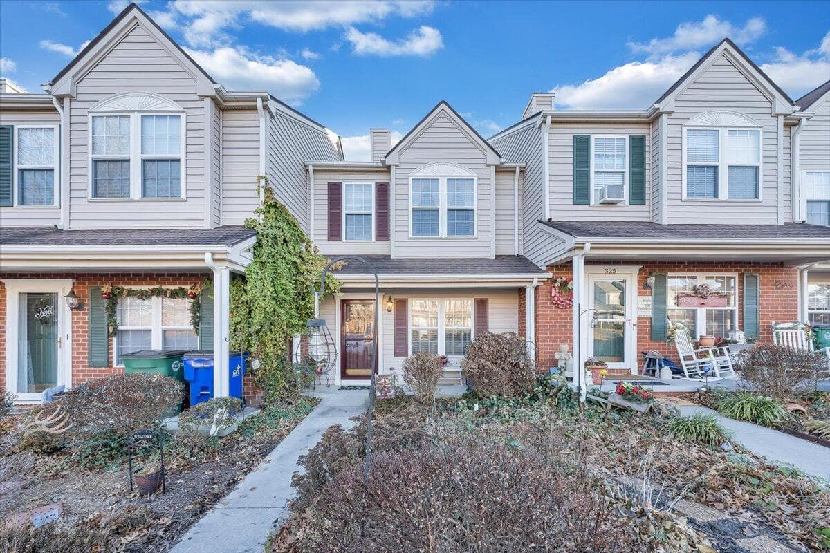 335 Willow Oak Dr NW, Christiansburg, VA, photo 1 of 26