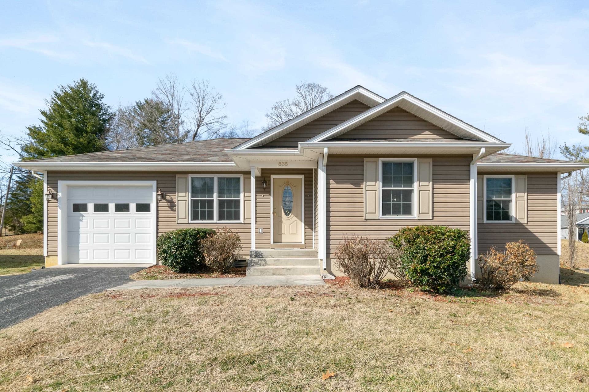 835 College Street, Christiansburg, VA, photo 1 of 33