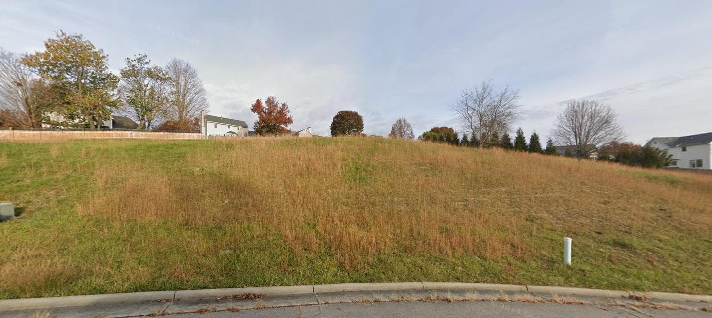 320 Diamond Avenue NW, Christiansburg, VA, photo 1 of 2