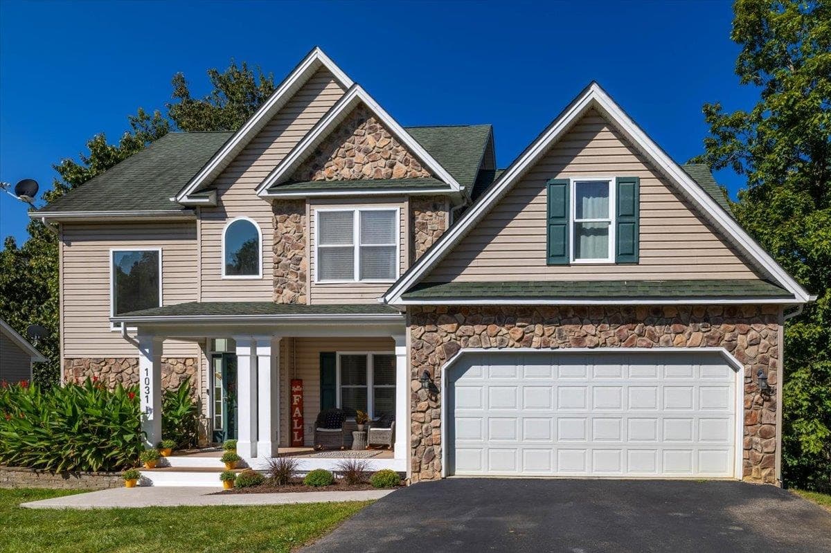 1031 Green Ridge Road, Christiansburg, VA, photo 1 of 40