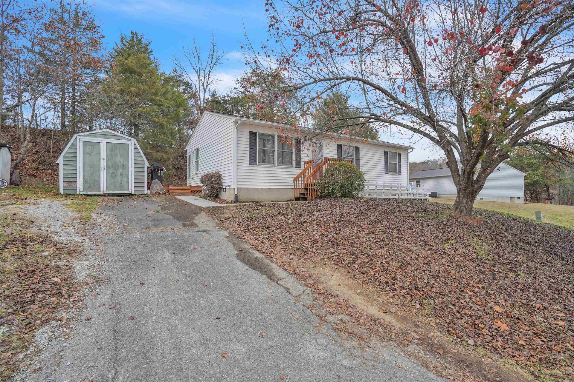 3375 Springview Drive, Christiansburg, VA, photo 1 of 25