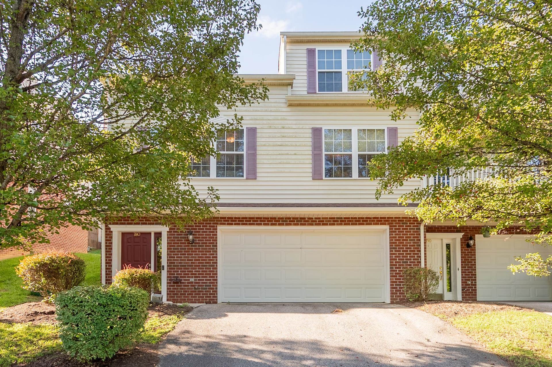 780 Oaktree Boulevard, Christiansburg, VA, photo 1 of 40