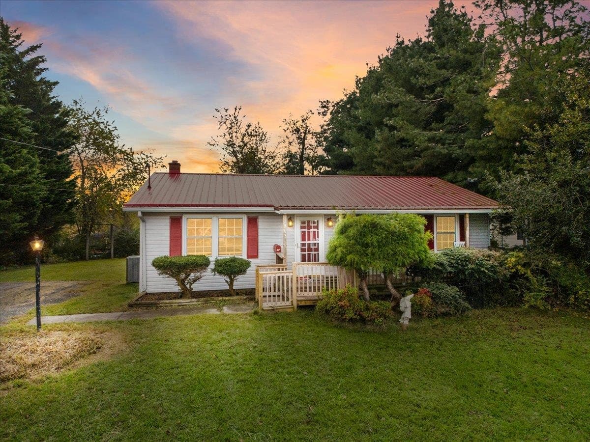 1363 Dow Street, Christiansburg, VA, photo 1 of 40