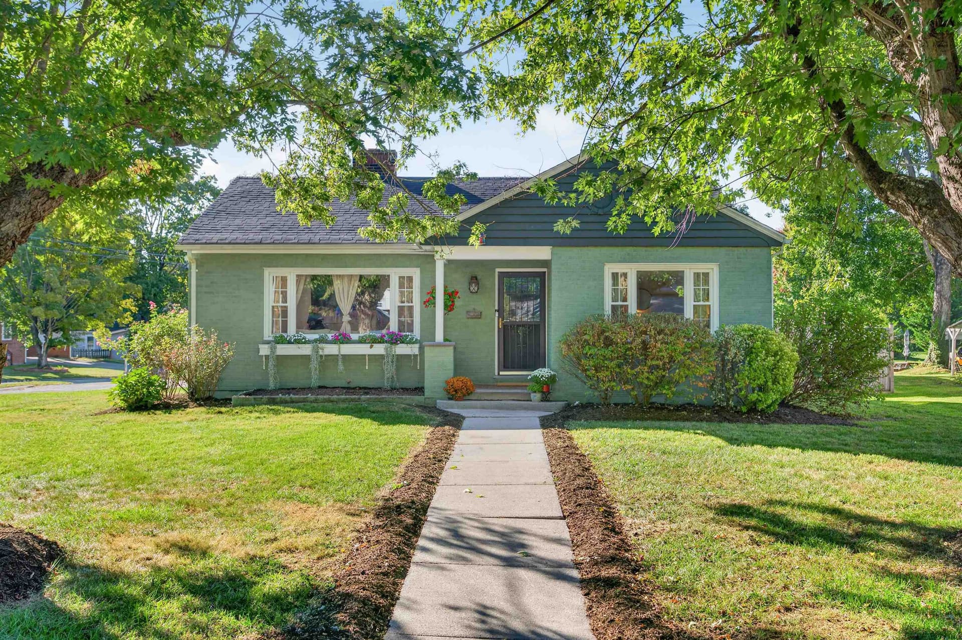 109 Park Street, Christiansburg, VA, photo 1 of 40
