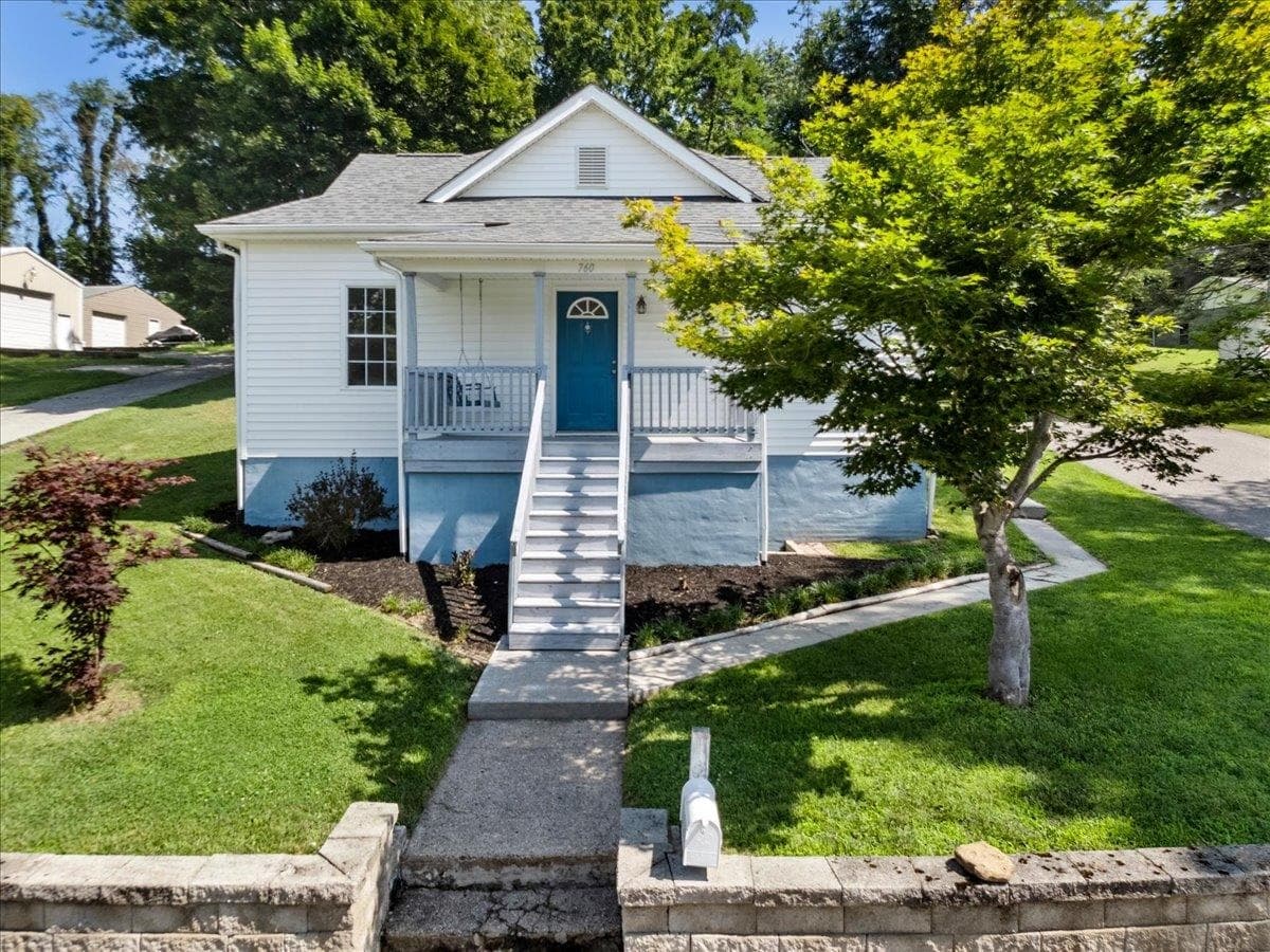 760 Church Street, Christiansburg, VA, photo 1 of 40