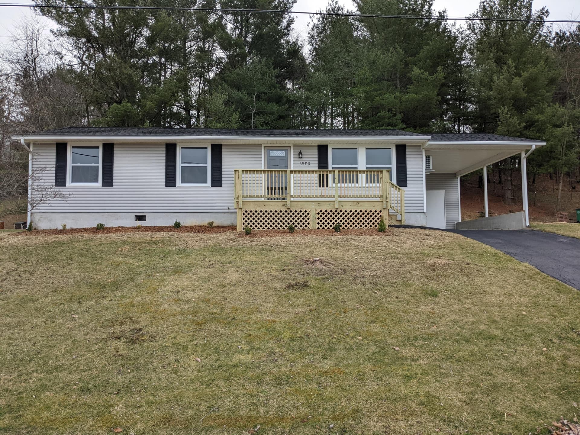 1370 Wall St, Christiansburg, VA, photo 1 of 38