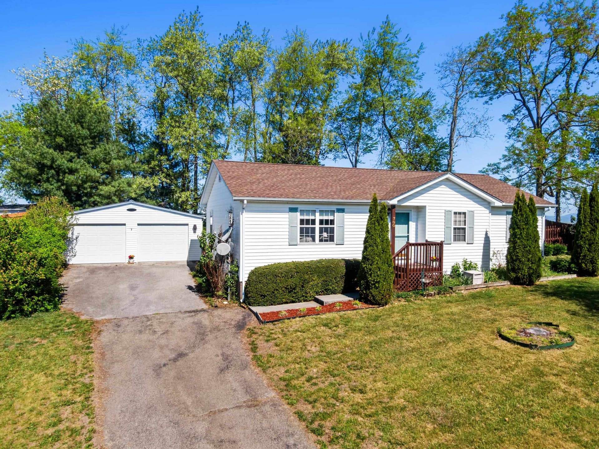 700 Warren Court, Christiansburg, VA, photo 1 of 40