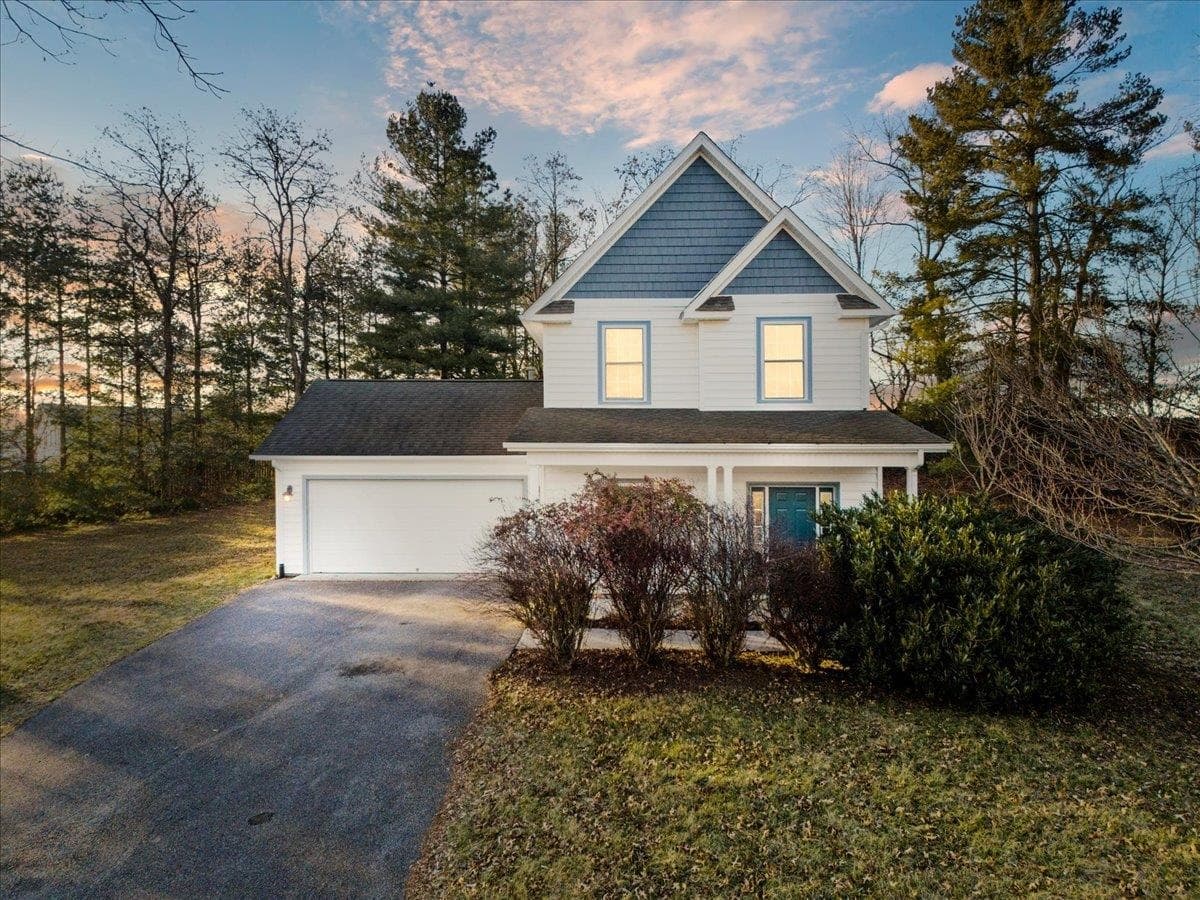 10 Overlook Drive, Christiansburg, VA, photo 1 of 40