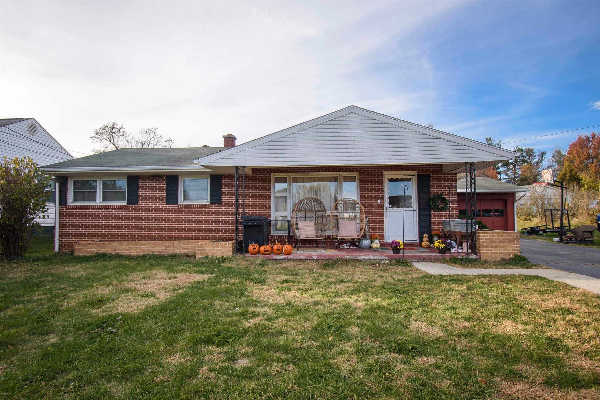 16 Alleghany Street SE, Christiansburg, VA, photo 1 of 40