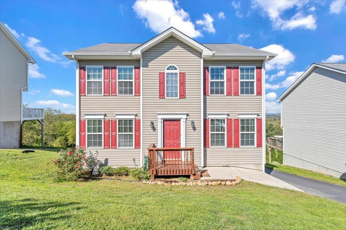 400 Chelsea Loop, Christiansburg, VA, photo 1 of 38