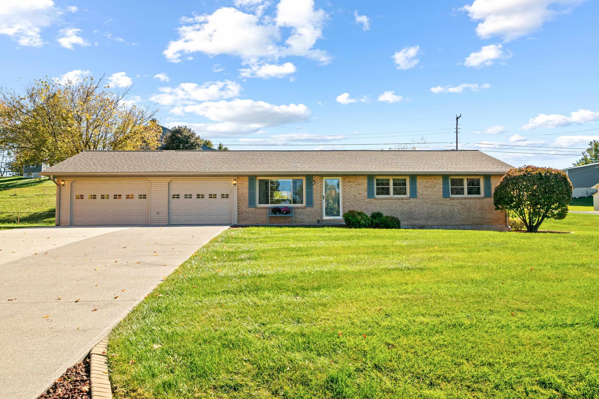 90 Overland Drive SW, Christiansburg, VA, photo 1 of 27