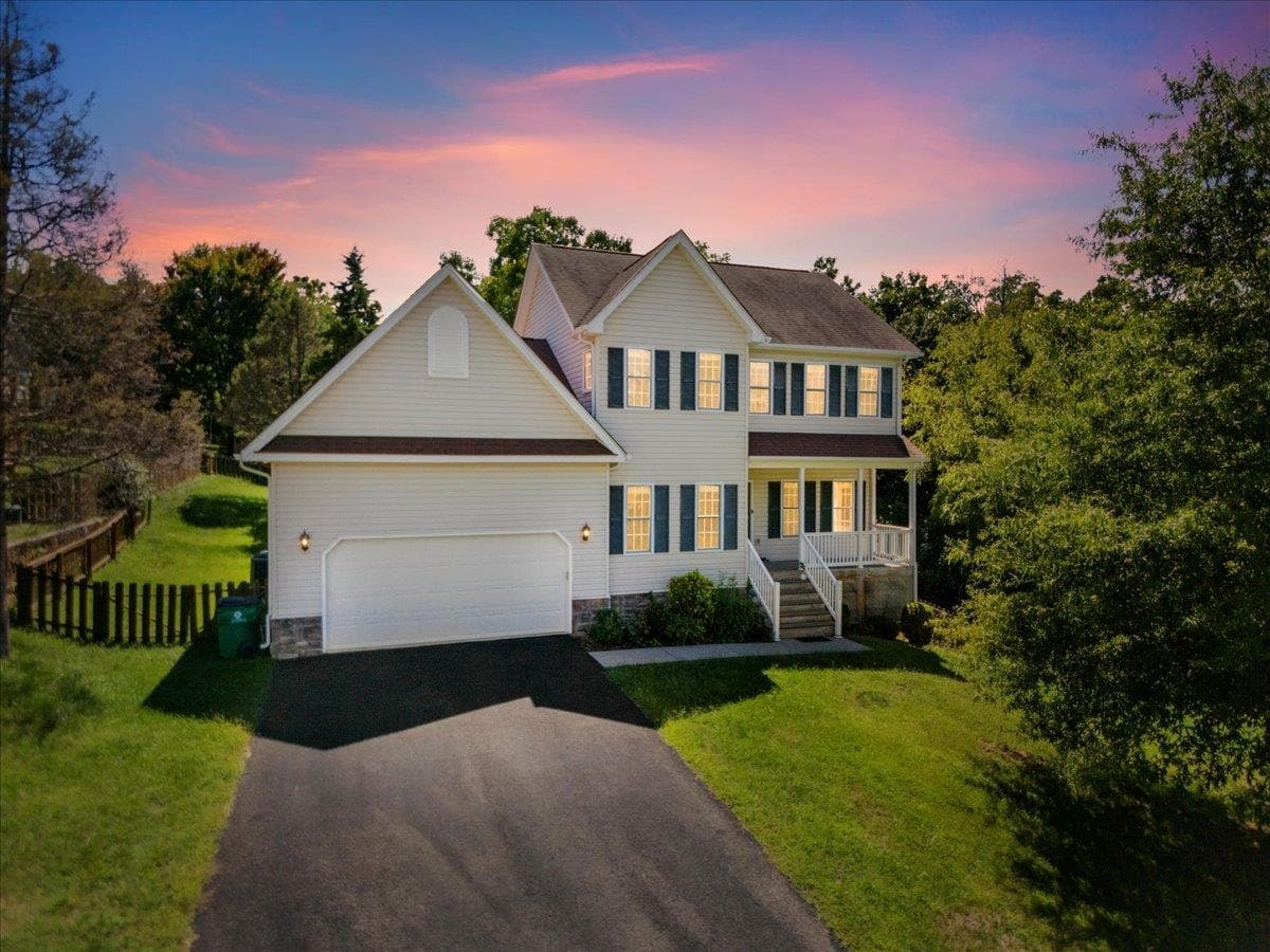 921 Crosscreek Drive, Christiansburg, VA, photo 1 of 40