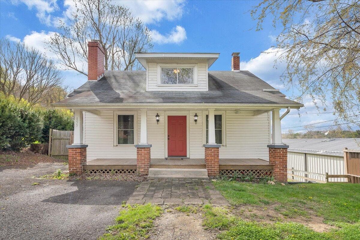 855 E Main St, Christiansburg, VA, photo 1 of 34