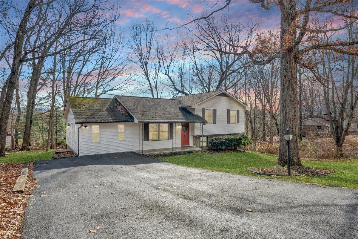 1100 Flint Drive, Christiansburg, VA, photo 1 of 37