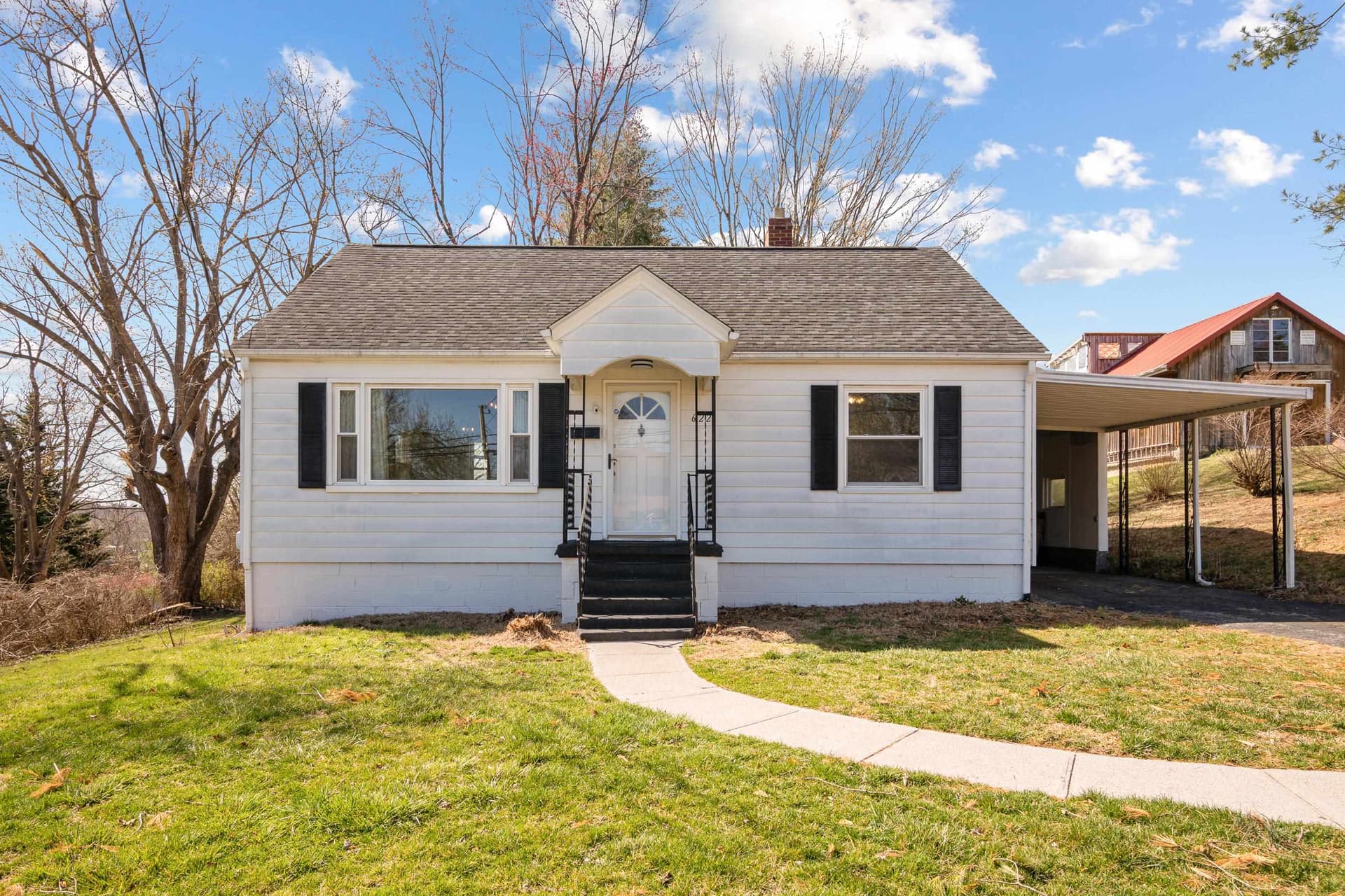 622 E Main Street, Christiansburg, VA, photo 1 of 36