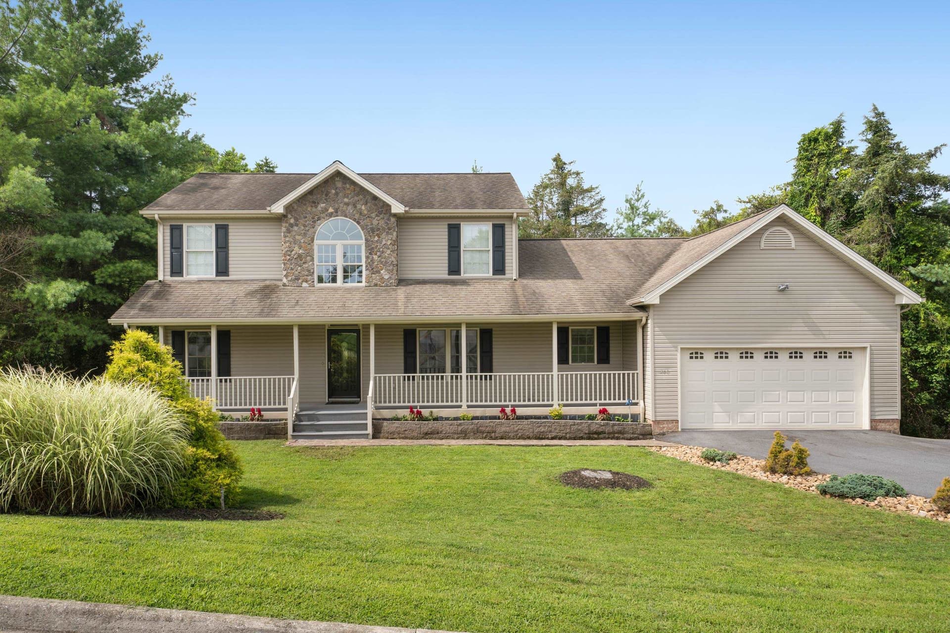 260 Alder Lane, Christiansburg, VA, photo 1 of 40
