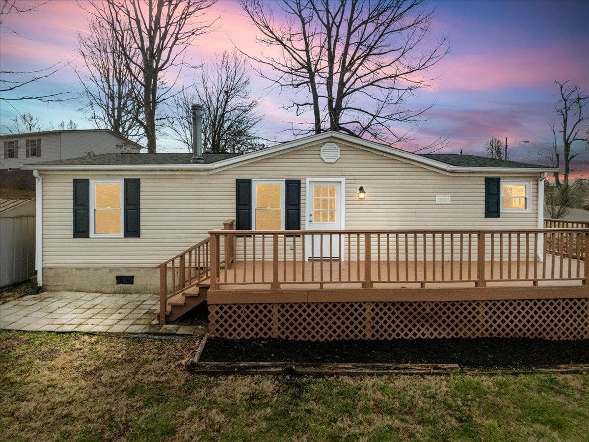 505 North Drive NE, Christiansburg, VA, photo 1 of 40