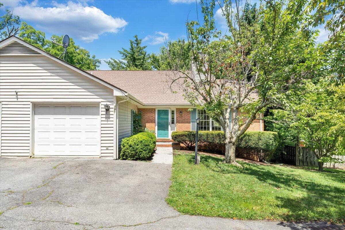 765 W Main Street, Christiansburg, VA, photo 1 of 40