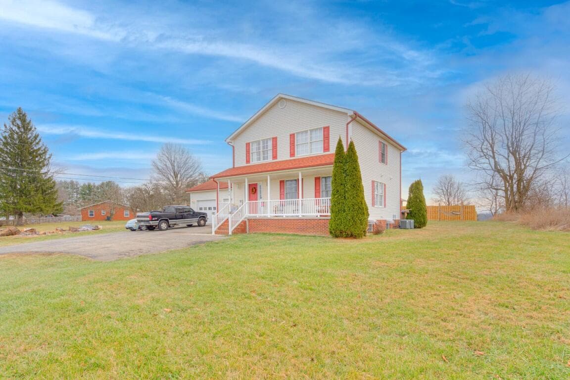 1280 Peppers Ferry Rd NW, Christiansburg, VA, photo 1 of 39