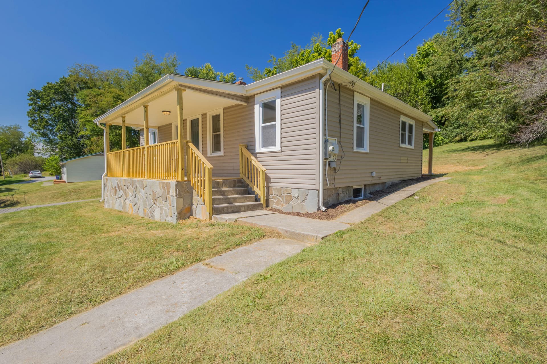 630 School Lane, Christiansburg, VA, photo 1 of 33