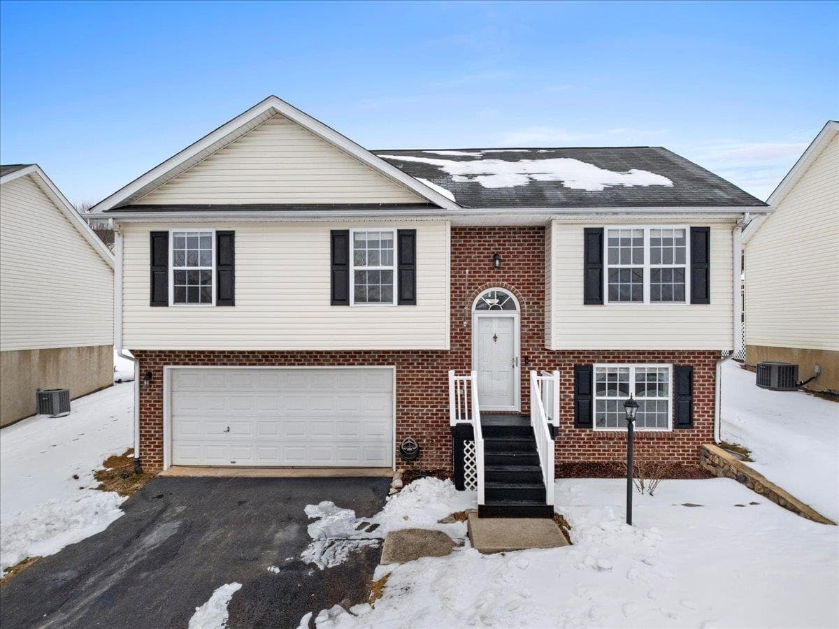 110 Sage Lane, Christiansburg, VA, photo 1 of 40