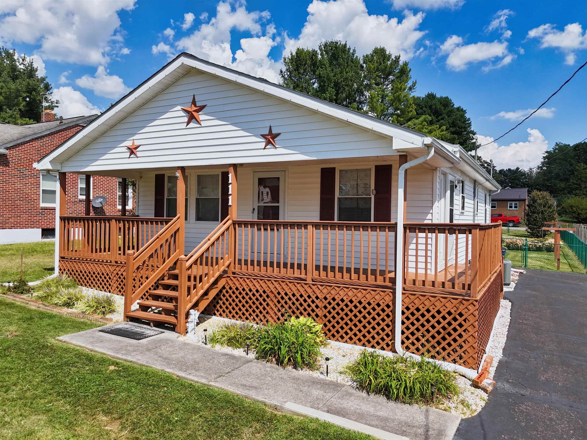 111 Hagan Street NE, Christiansburg, VA, photo 1 of 40