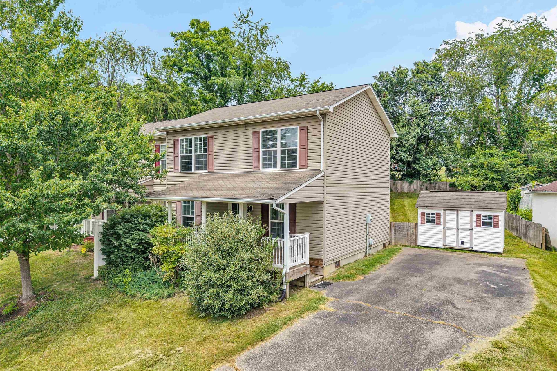 1400 Rigby Street NE, Christiansburg, VA, photo 1 of 23