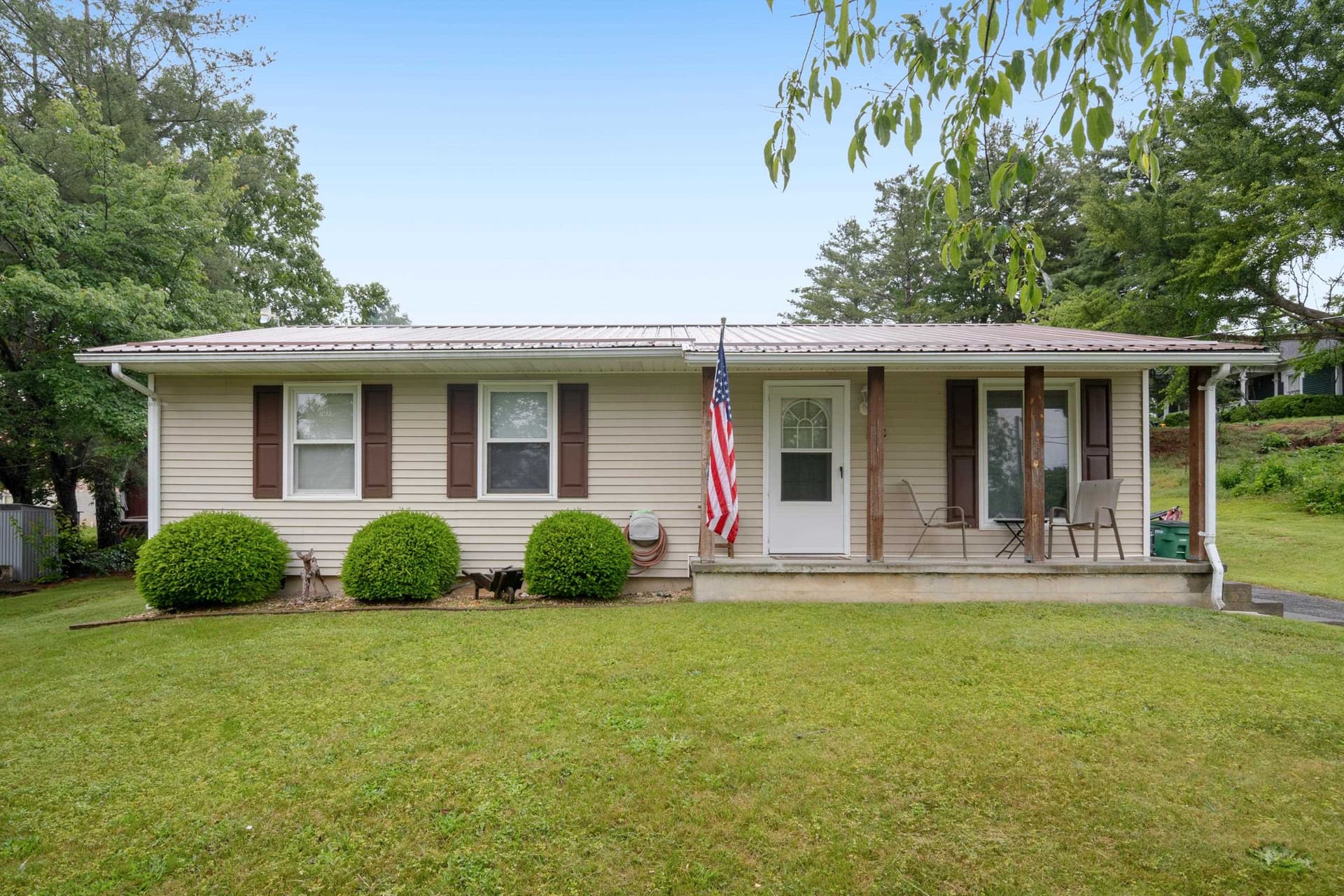 490 Sunnyside Lane, Christiansburg, VA, photo 1 of 36