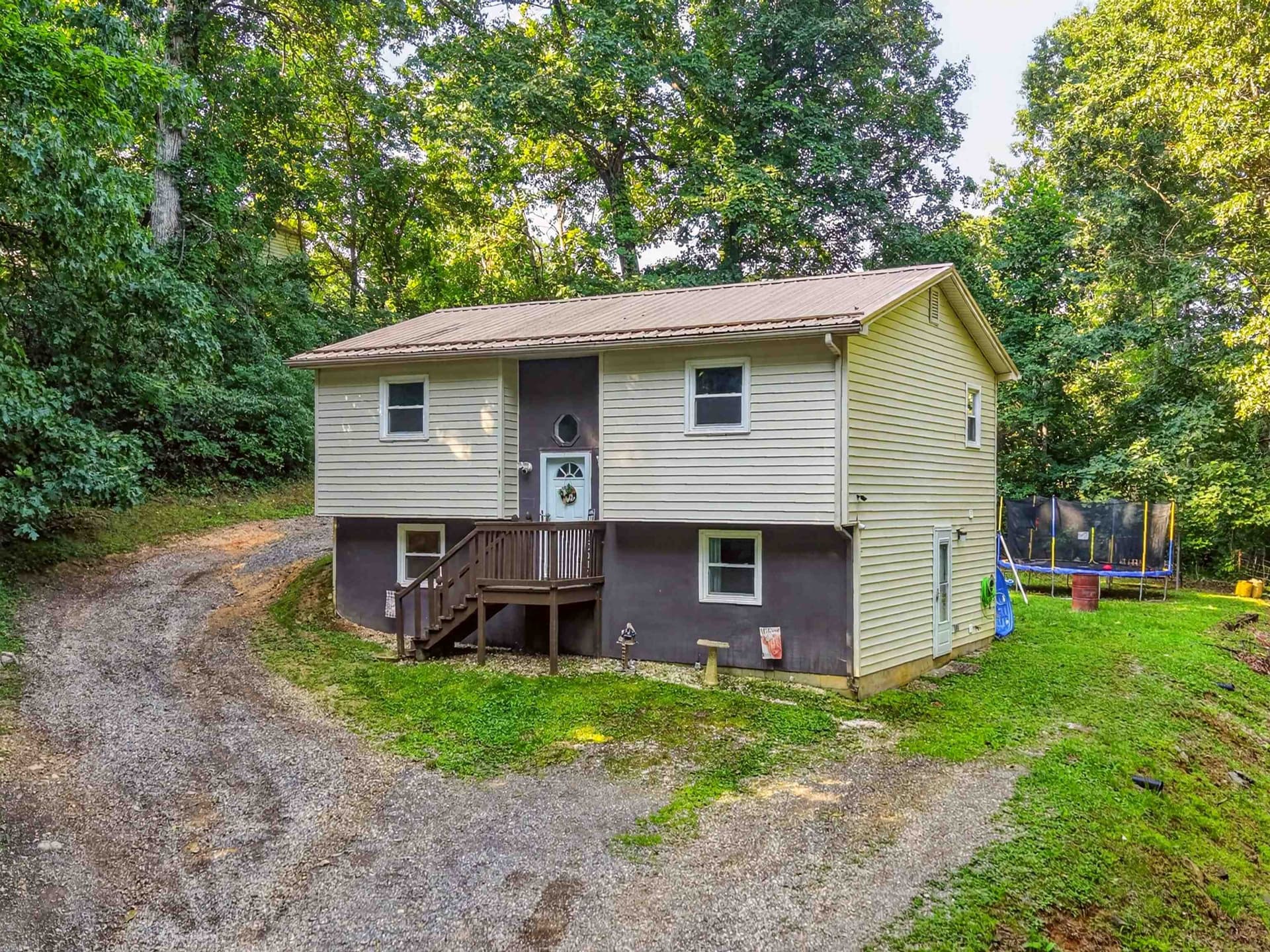 189 Pine Hollow Road, Christiansburg, VA, photo 1 of 40