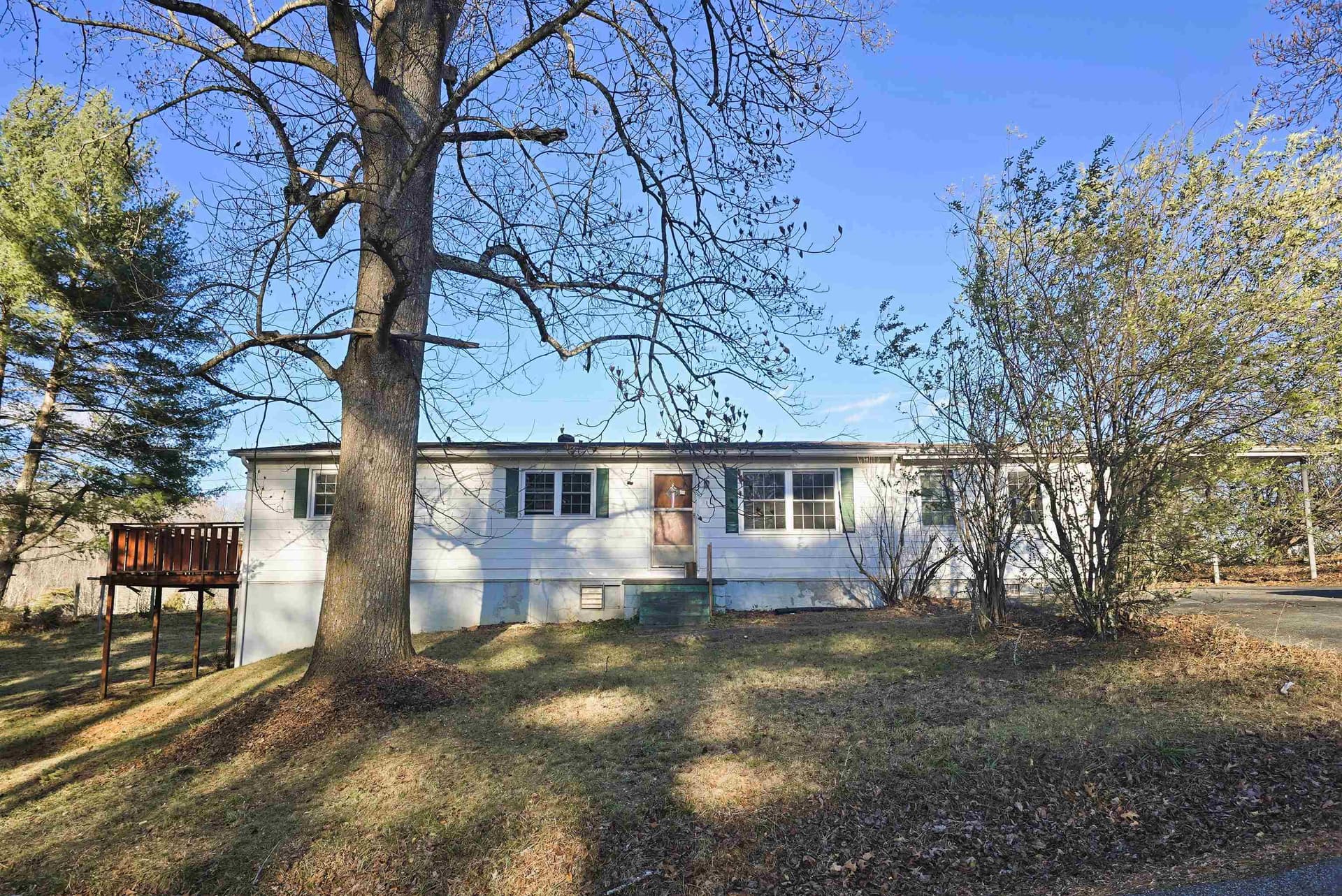 208 Easy Street, Christiansburg, VA, photo 1 of 39