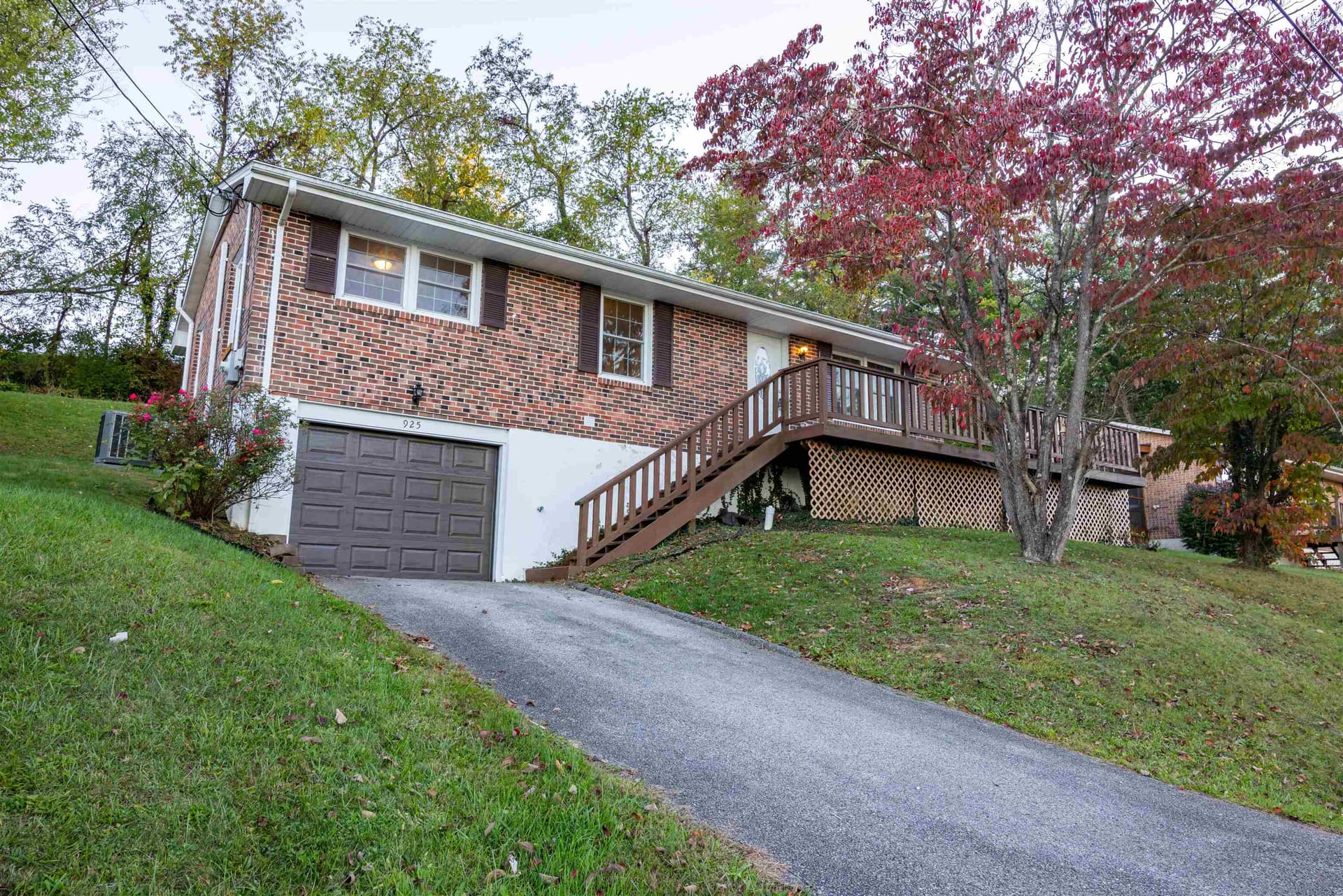 925 Collins Street, Christiansburg, VA, photo 1 of 37
