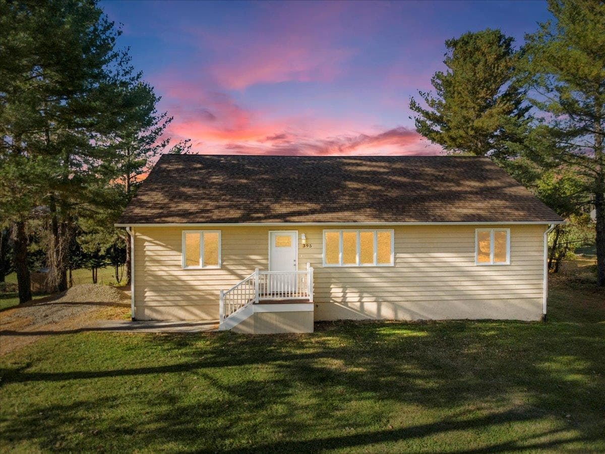 395 Cherokee Drive, Christiansburg, VA, photo 1 of 40