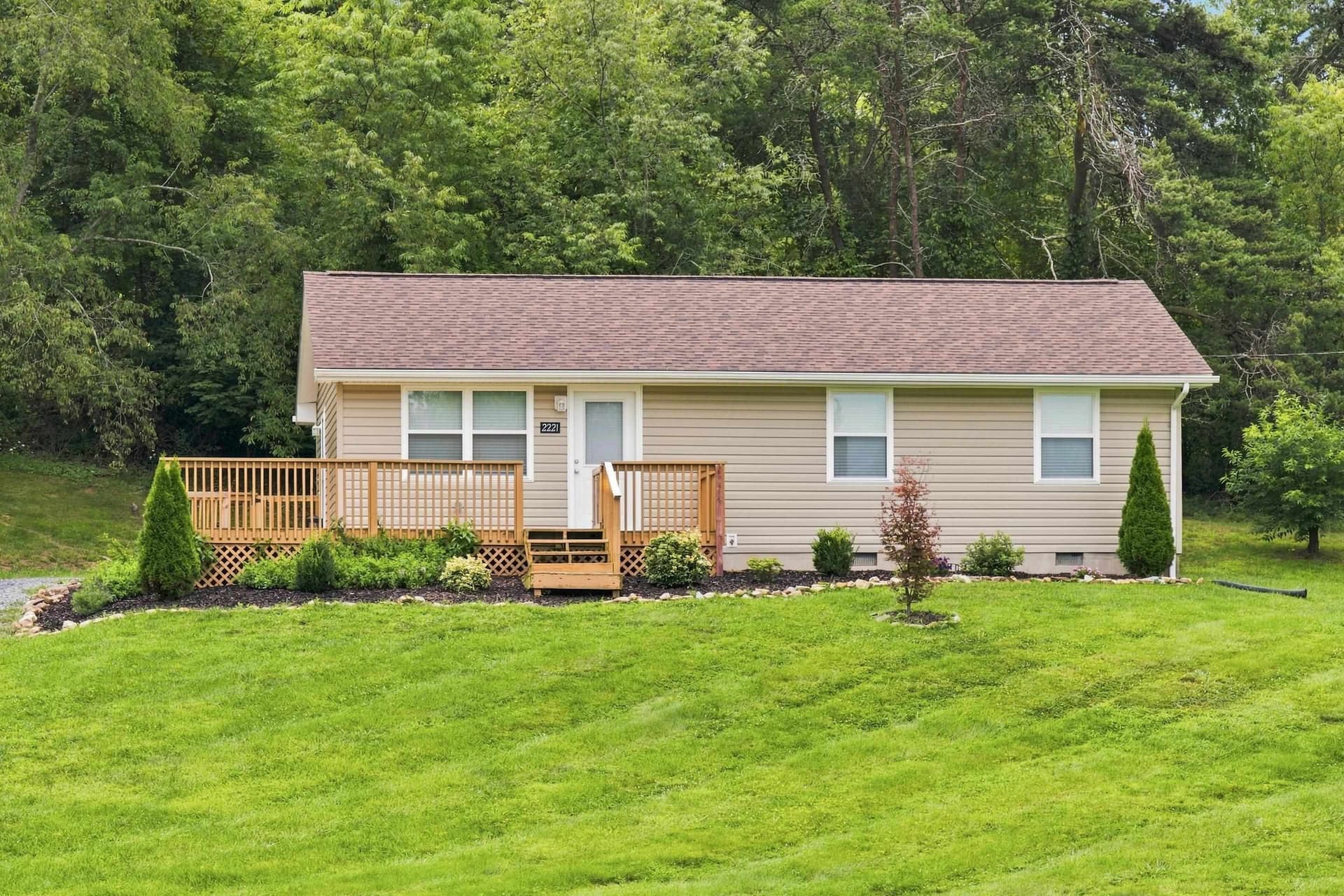 2221 Poff Court, Christiansburg