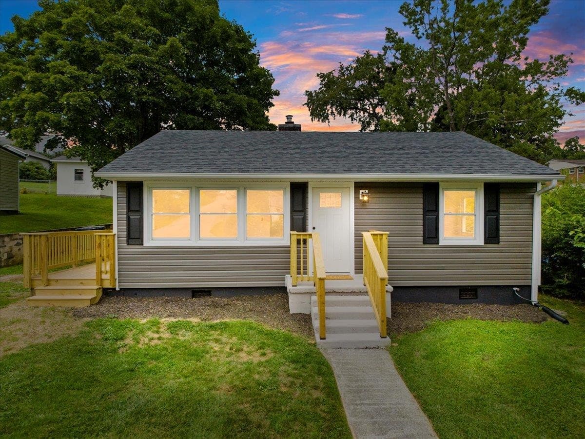 409 Third Street SW, Christiansburg, VA, photo 1 of 30