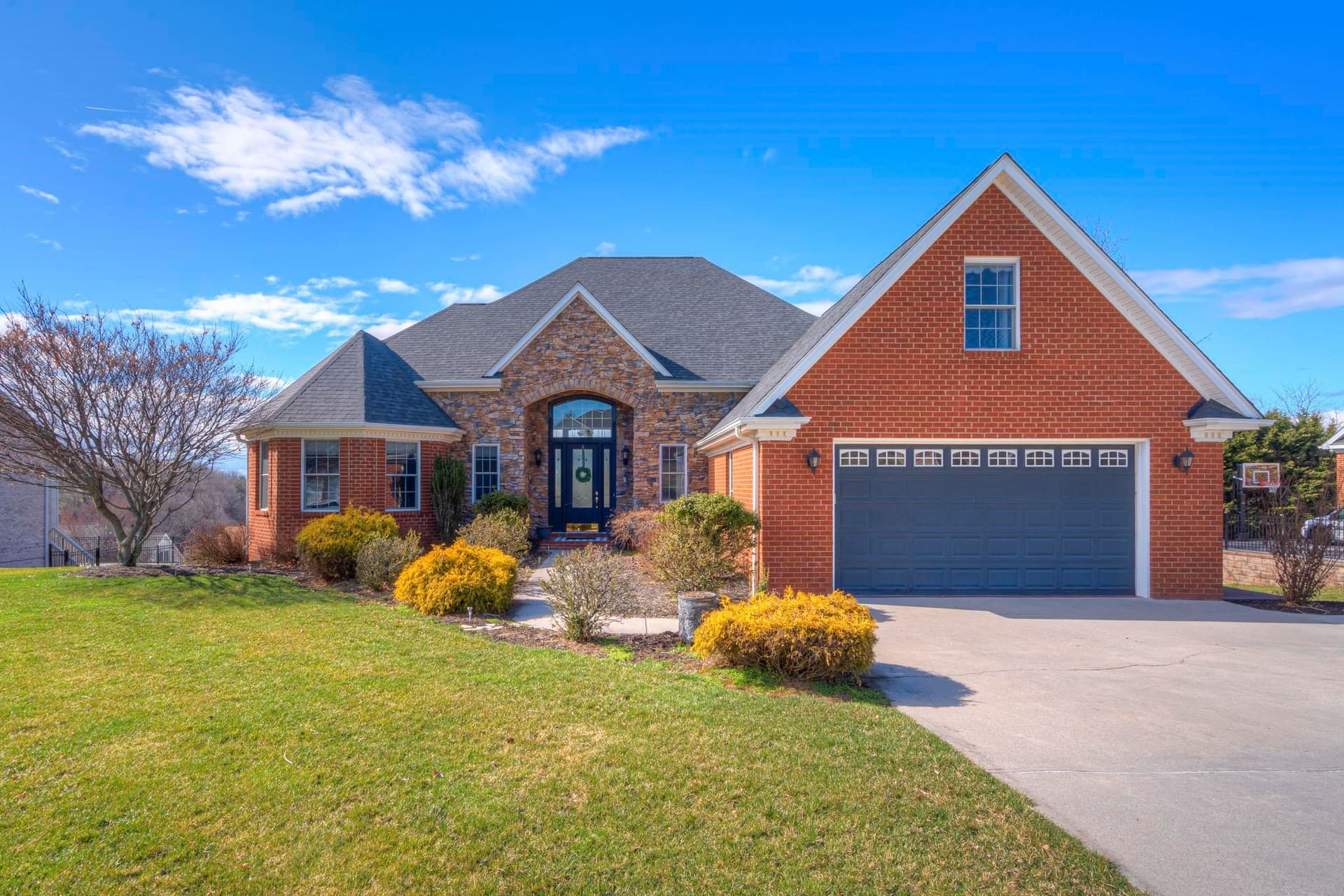 120 Cedar Bluff Drive, Christiansburg, VA, photo 1 of 40