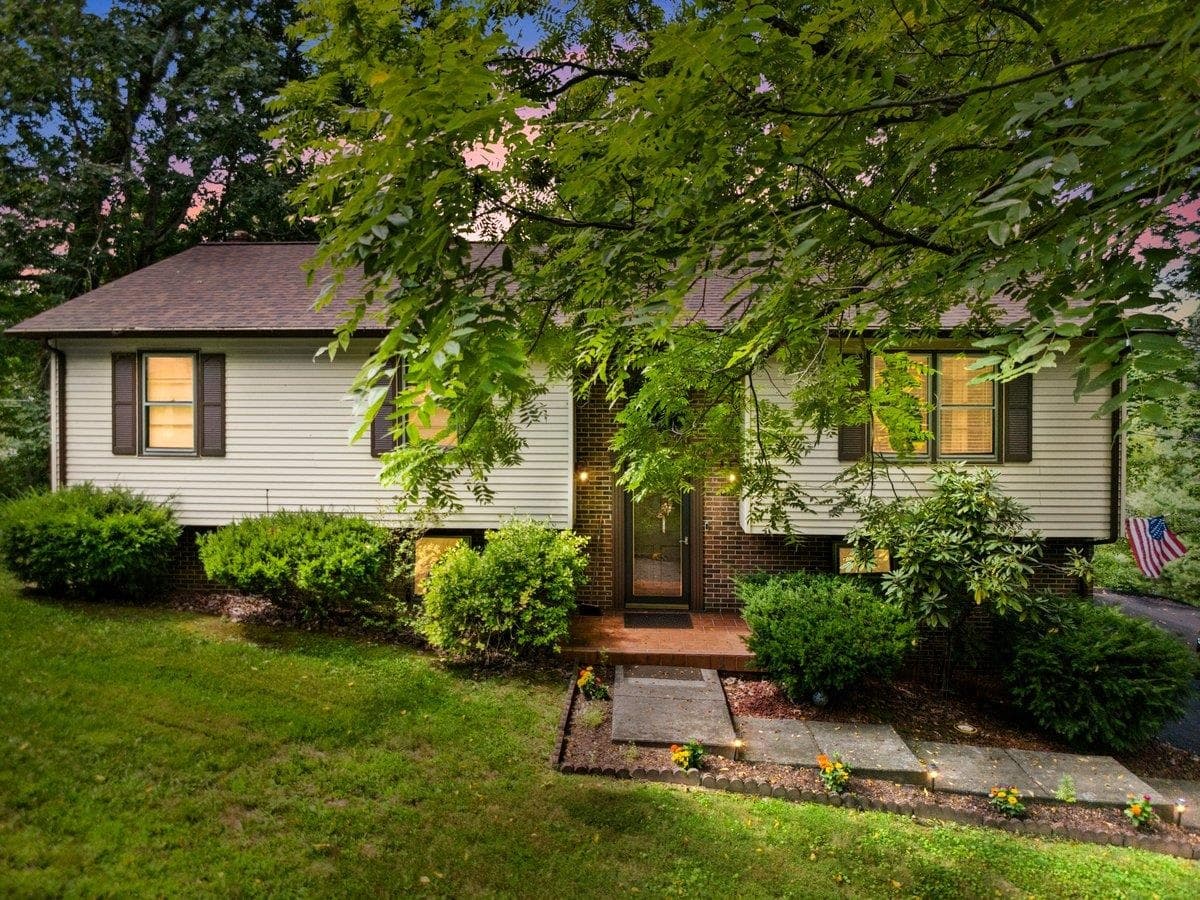 125 Edgewood Drive, Christiansburg, VA, photo 1 of 35