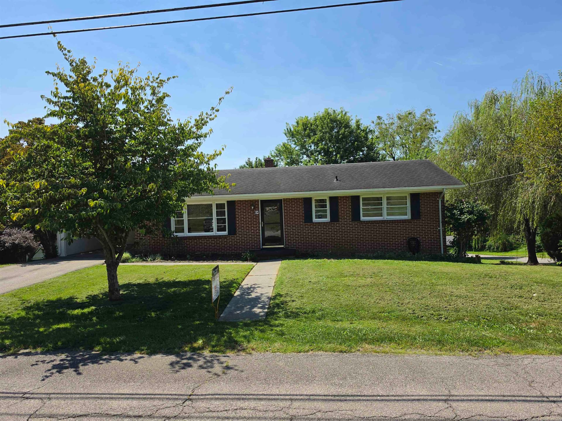 915 Church Street, Christiansburg, VA, photo 1 of 28