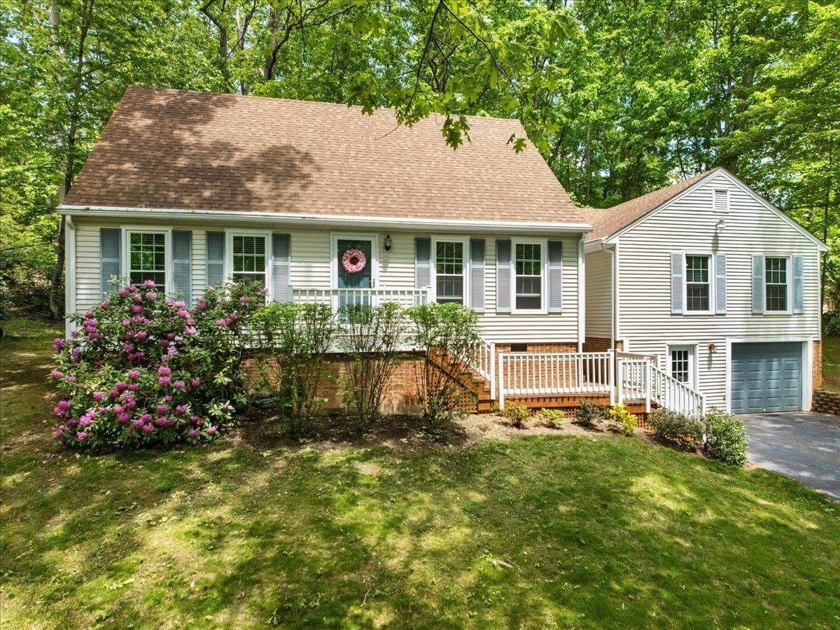 1290 Sherwood Drive, Christiansburg, VA, photo 1 of 40