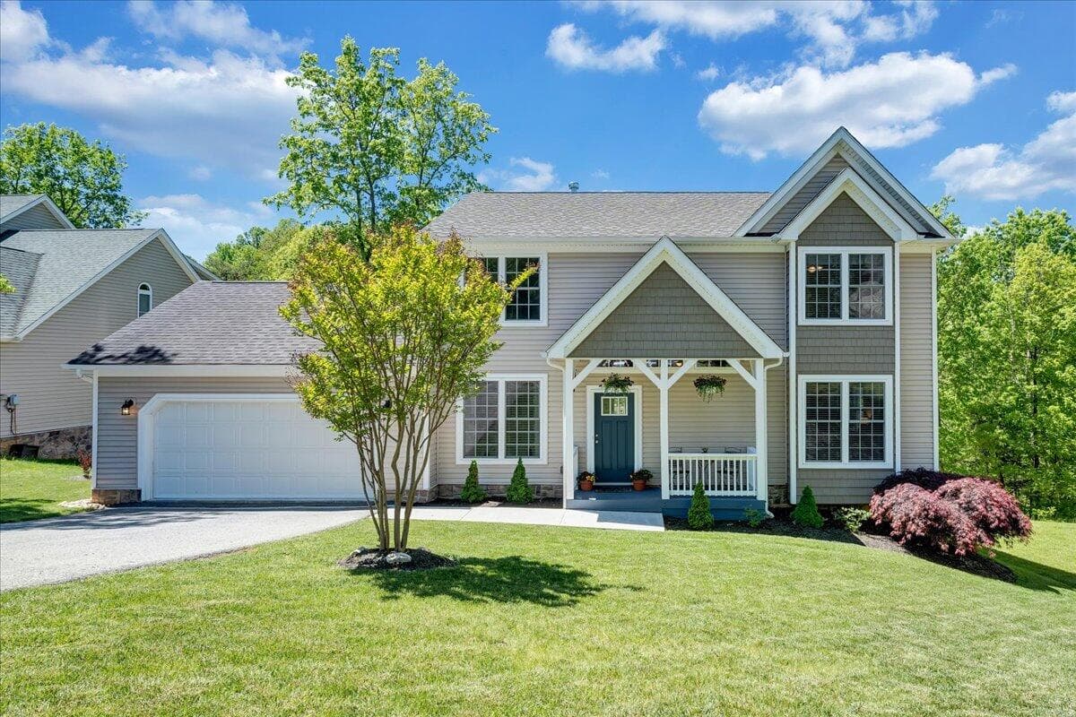 1041 Green Ridge Rd, Christiansburg, VA, photo 1 of 40