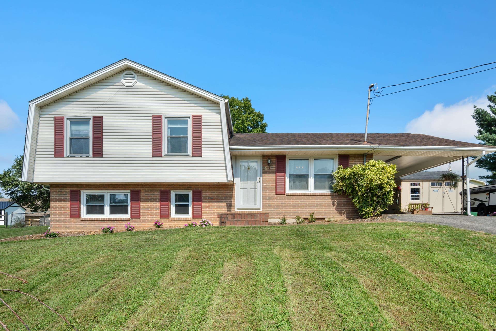 80 Meadow Drive, Christiansburg, VA, photo 1 of 40