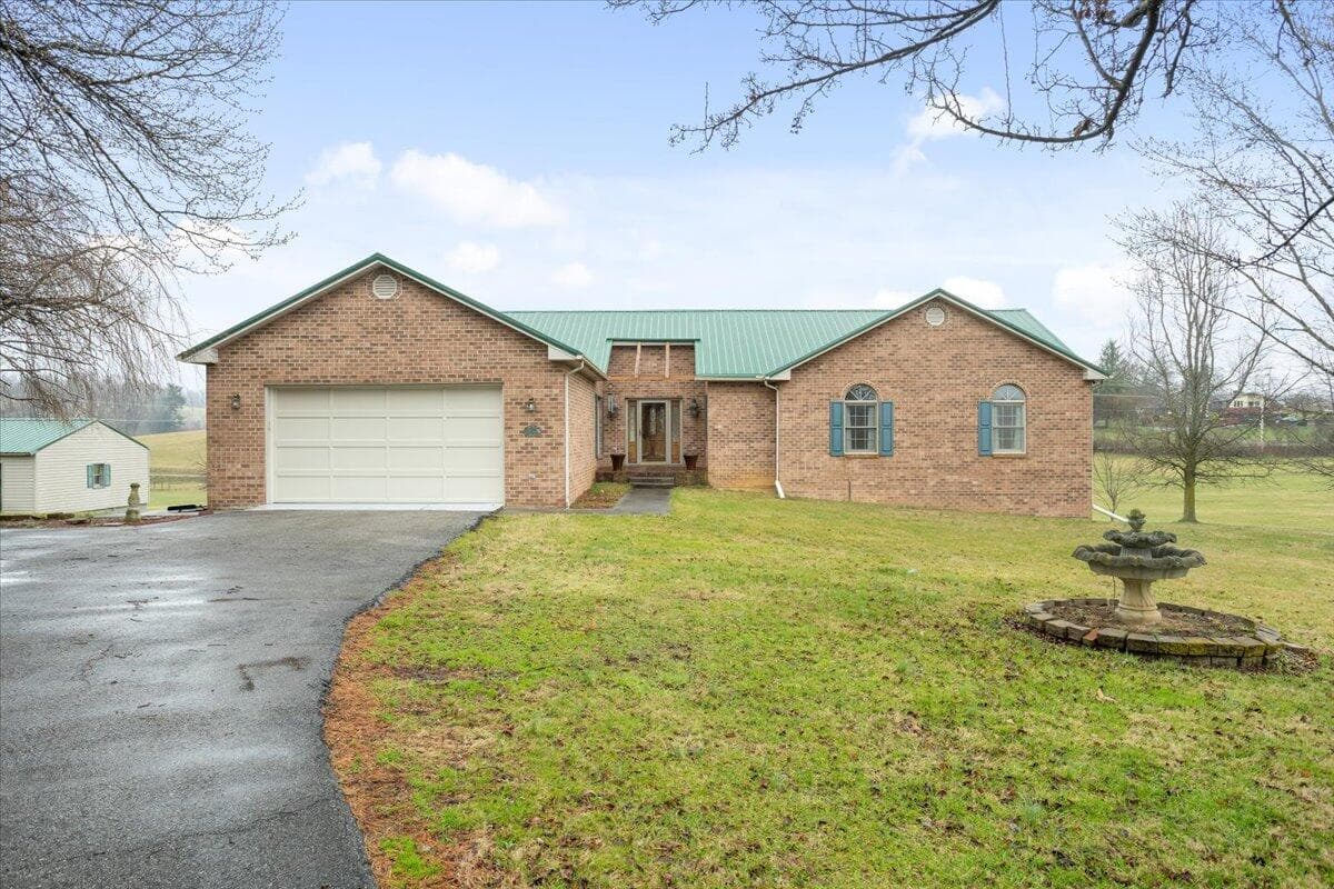 1940 Wetherburn Road, Christiansburg, VA, photo 1 of 40
