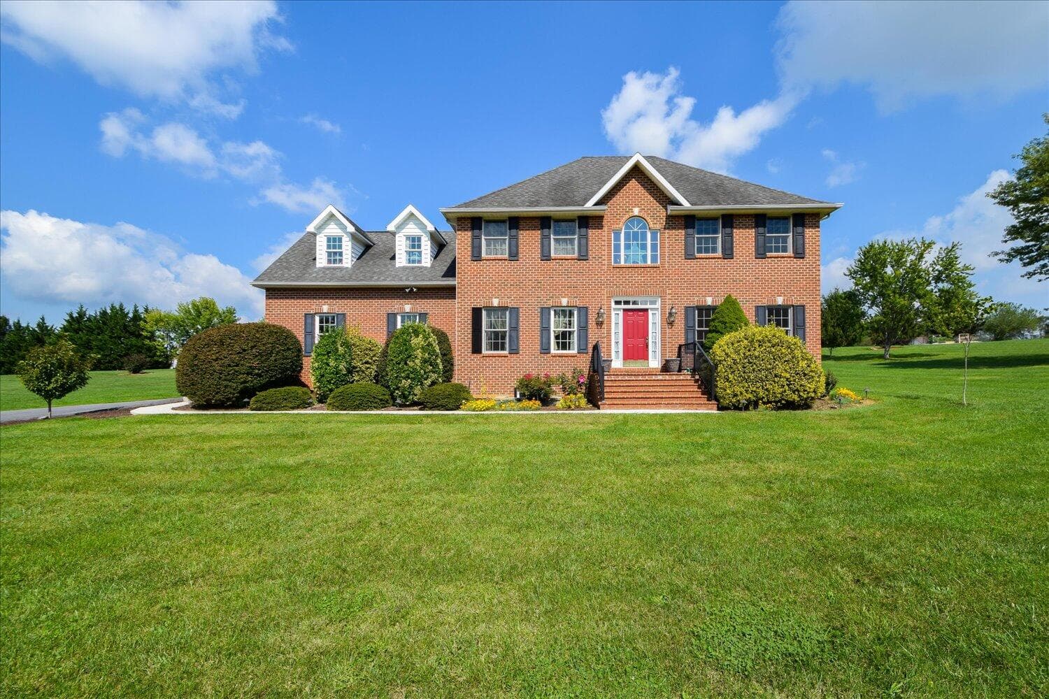 2070 Lake Vista Drive, Christiansburg, VA, photo 1 of 36