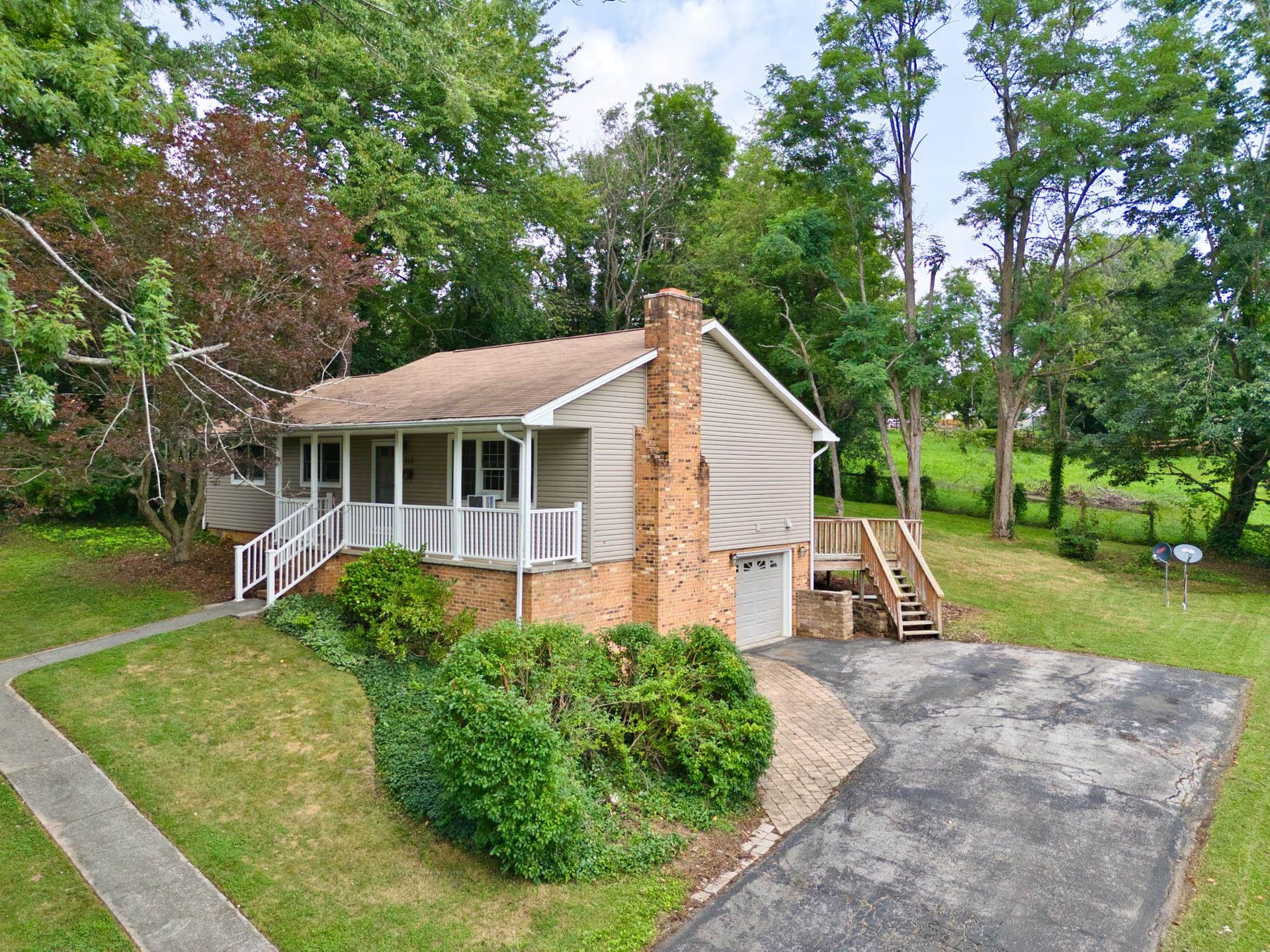 850 Church Street, Christiansburg, VA, photo 1 of 40
