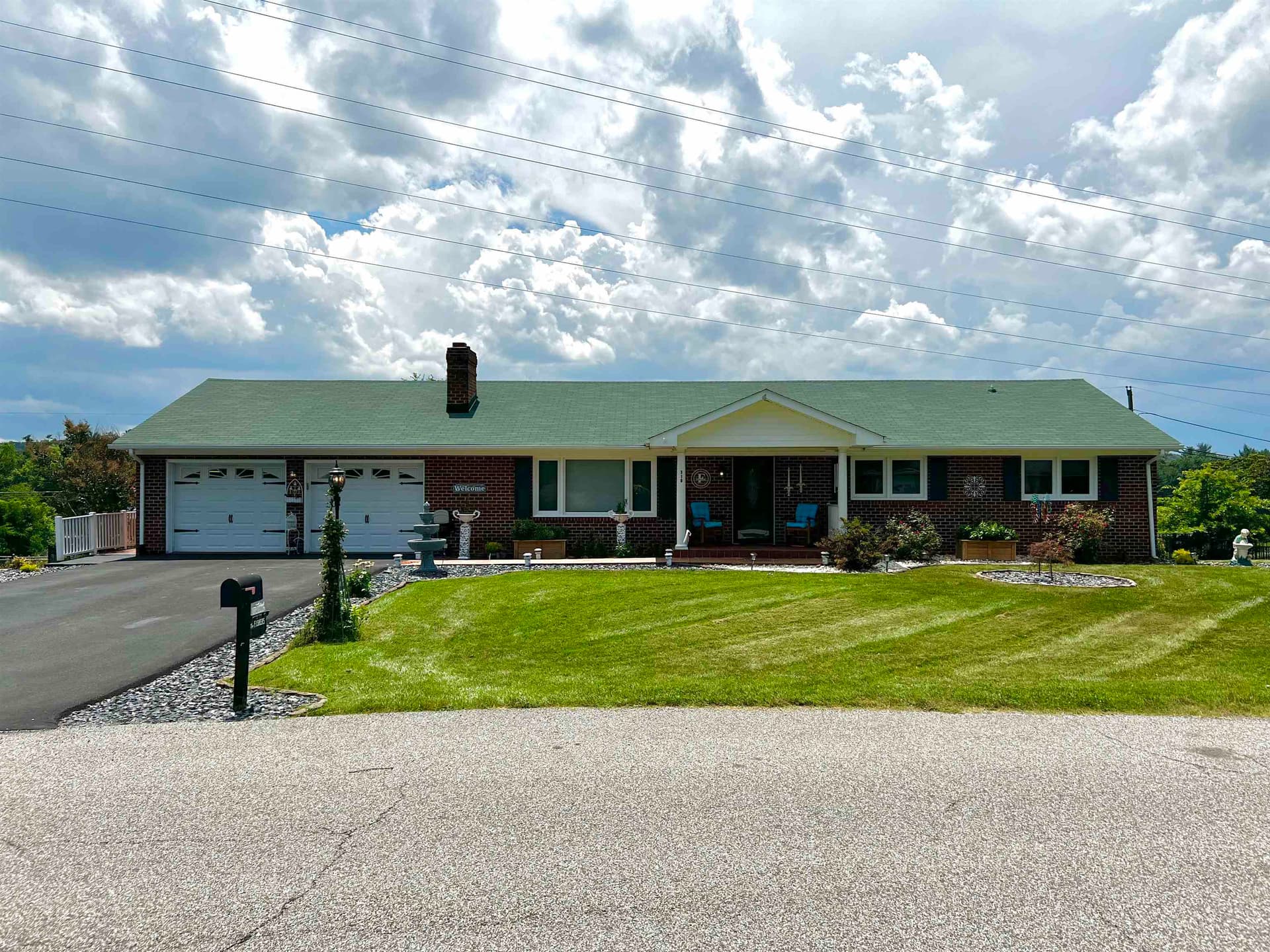 310 Summit Ridge Road, Christiansburg, VA, photo 1 of 35