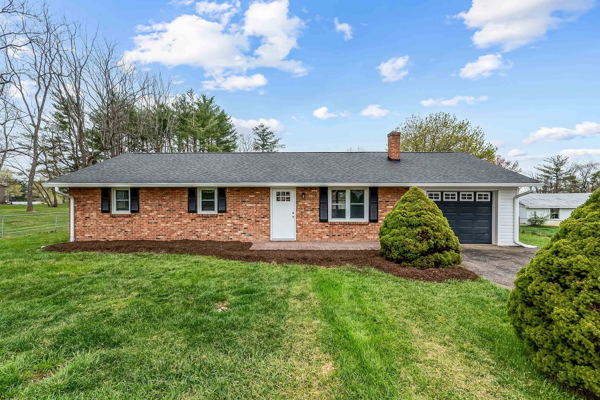 125 Boxwood Drive, Christiansburg, VA, photo 1 of 28