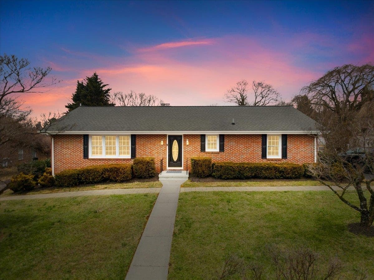 106 Miller Street SE, Christiansburg, VA, photo 1 of 40