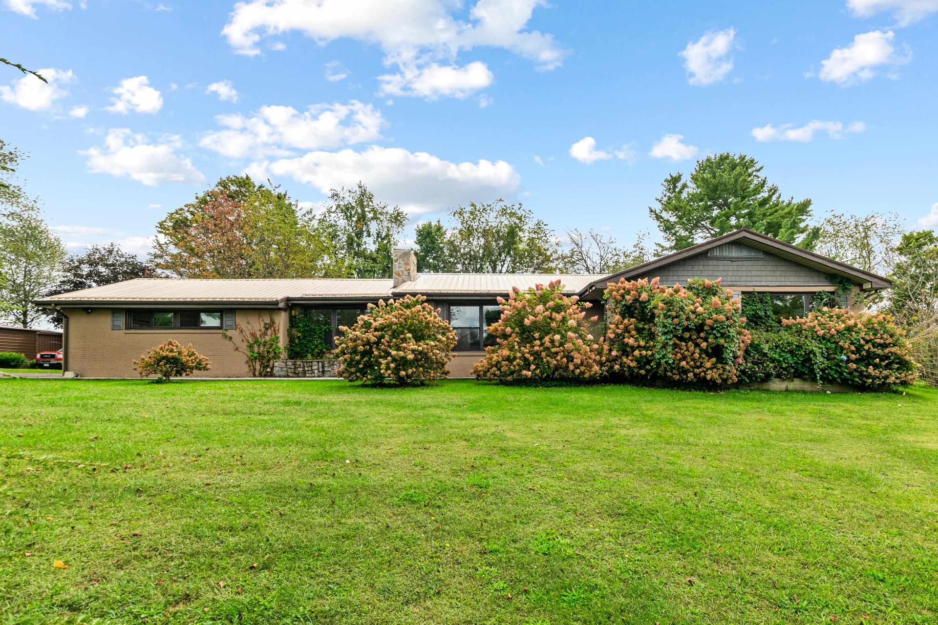 1435 Mud Pike Road, Christiansburg, VA, photo 1 of 40
