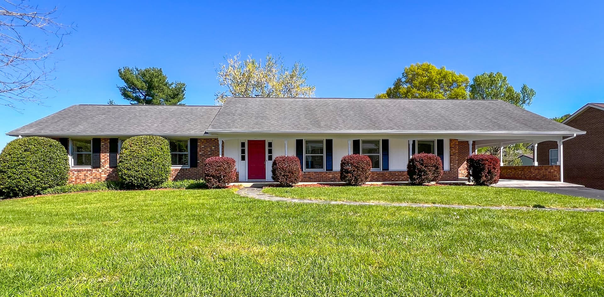 975 Carson Dr, Christiansburg, VA, photo 1 of 37