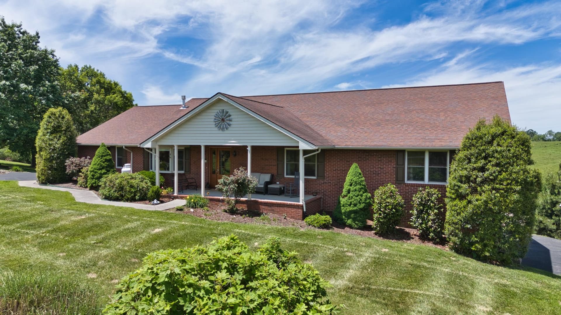 2705 Christiana Court, Christiansburg, VA, photo 1 of 40